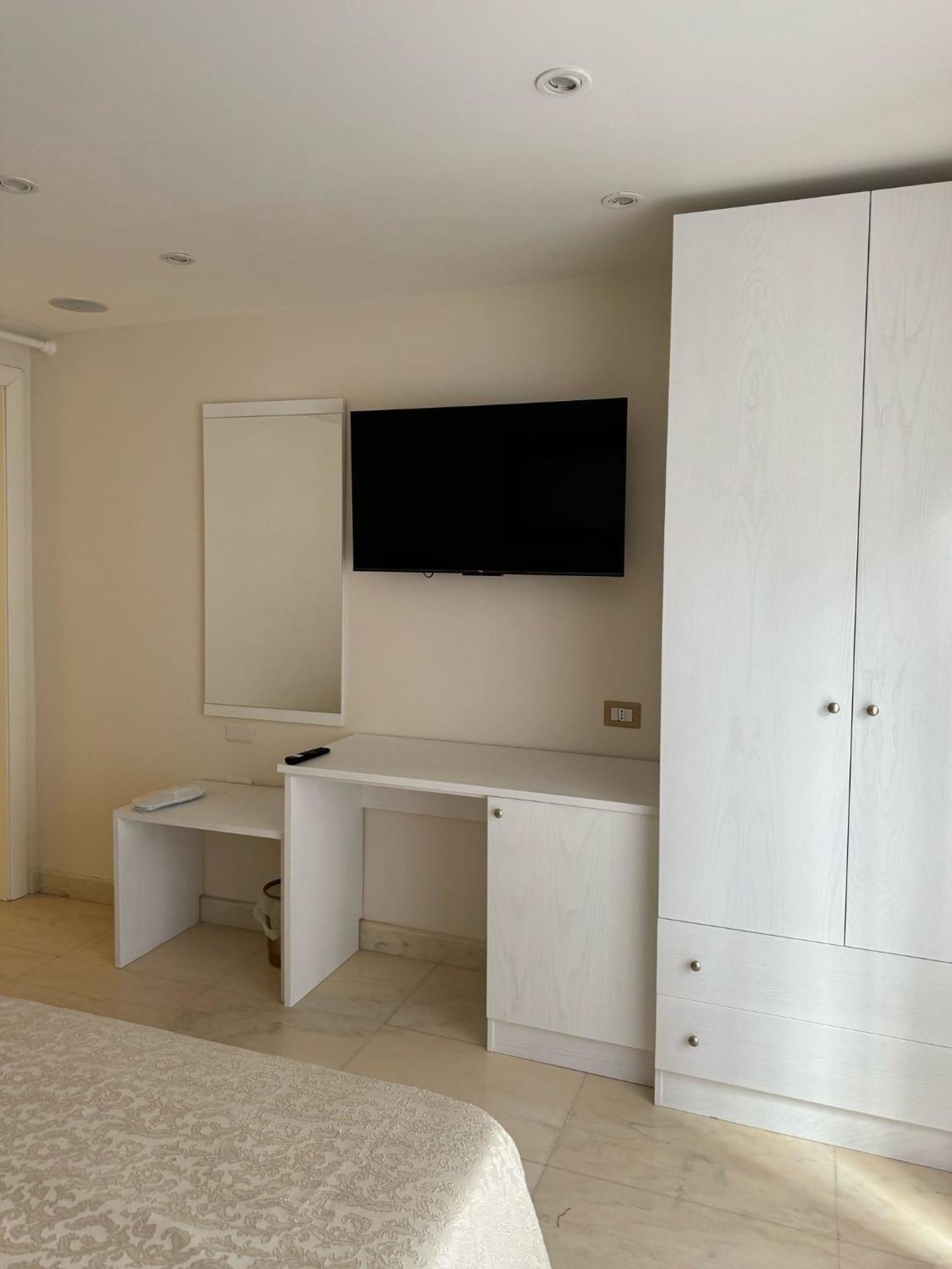 Hotel Bernini House Neapol Zewnętrze zdjęcie