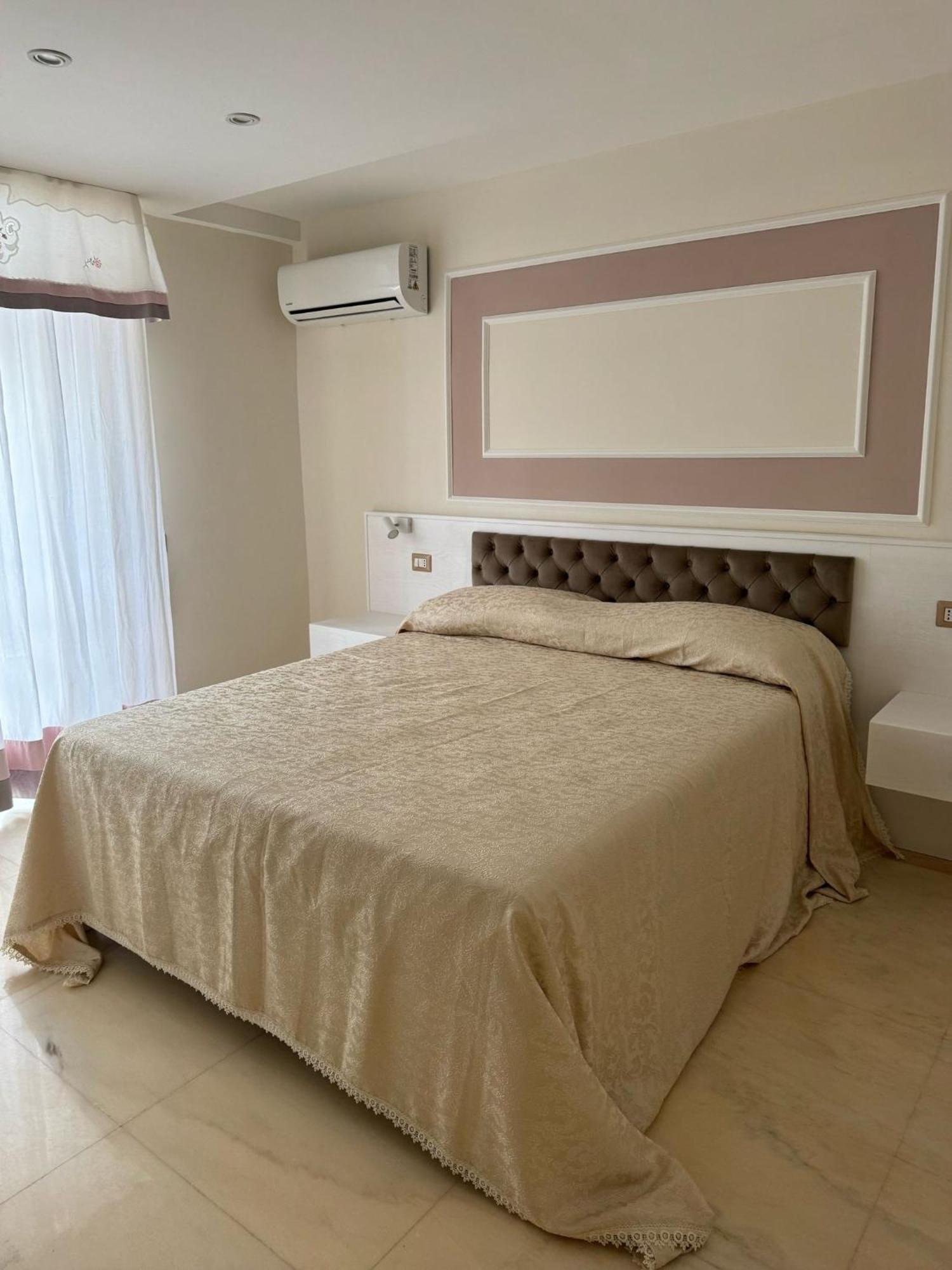 Hotel Bernini House Neapol Zewnętrze zdjęcie